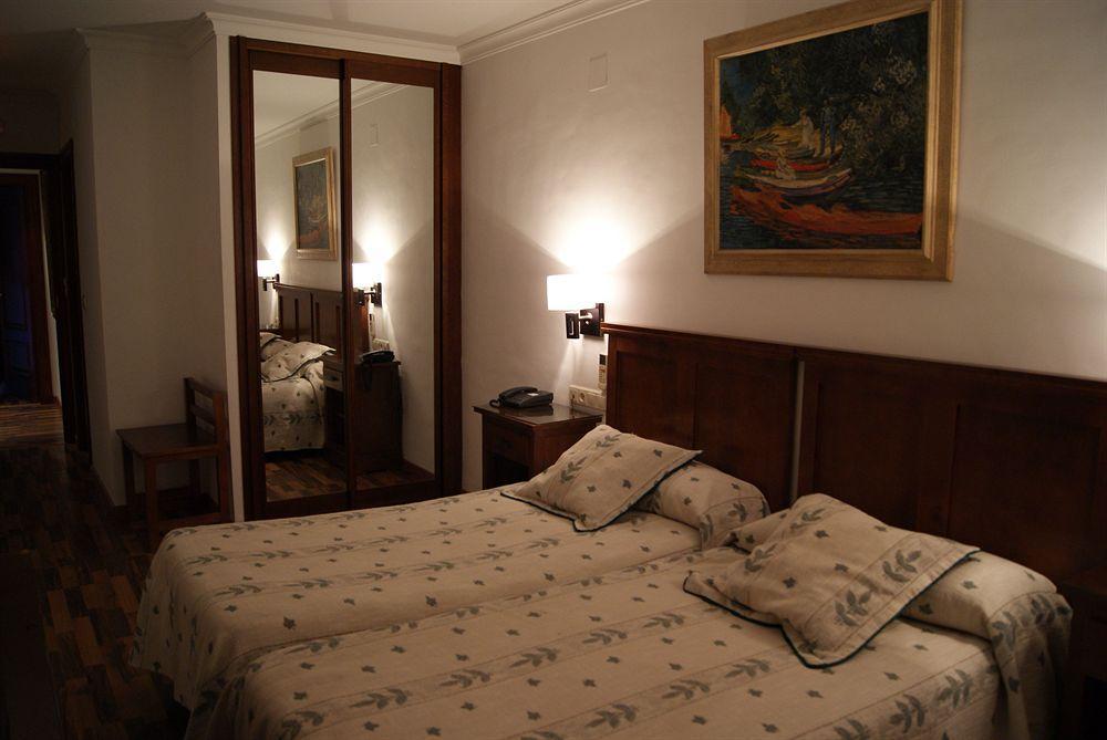 Hotel Mulhacen グアディクス エクステリア 写真