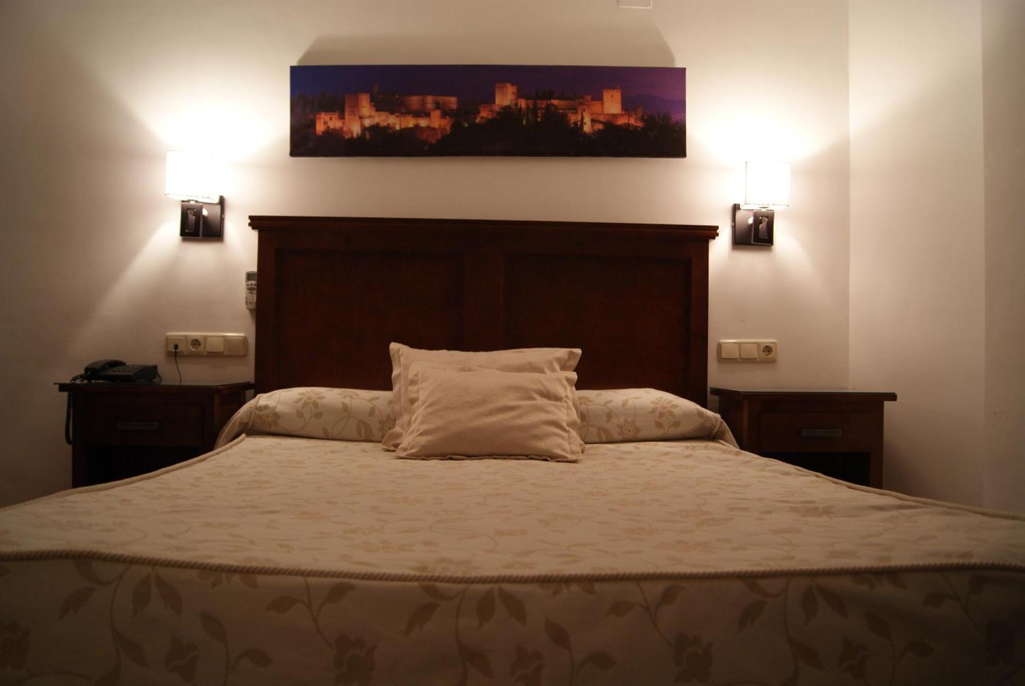 Hotel Mulhacen グアディクス 部屋 写真